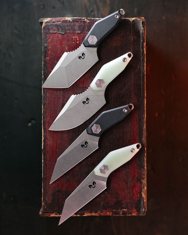 Pocket fixed blade detail view