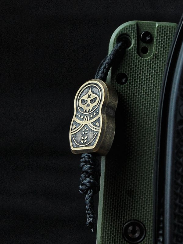 Babushka bead detail view